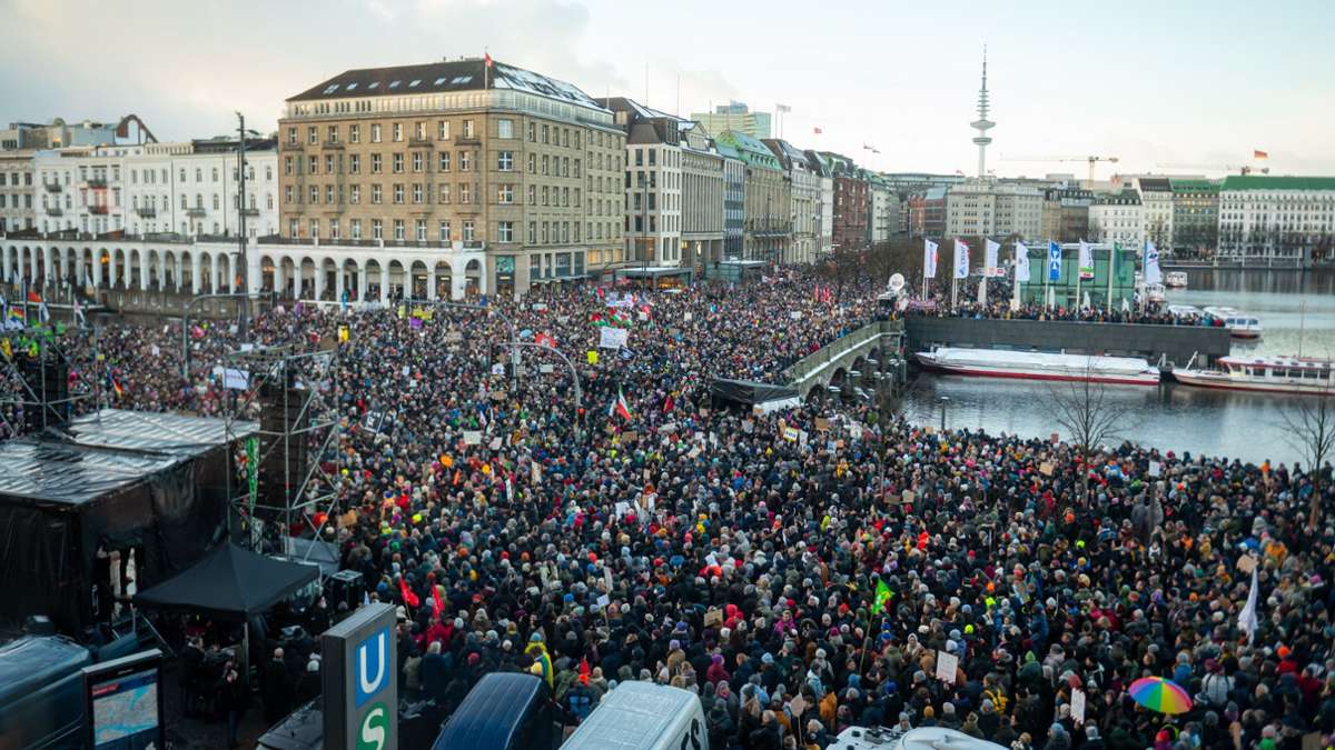 Hamburg: Demo gegen rechts wegen Massenandrangs abgebrochen