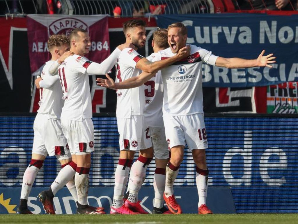 Der 1. FC Nürnberg verschaffte sich mit dem Sieg in Osnabrück Luft im Abstiegskampf. Foto: Friso Gentsch/dpa