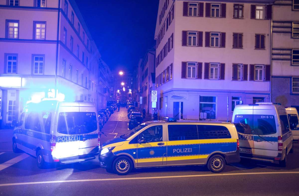 Kontrollen in Stuttgart: Vereinzelte Zwischenfälle bei  nächtlicher Ausgangssperre am Freitag