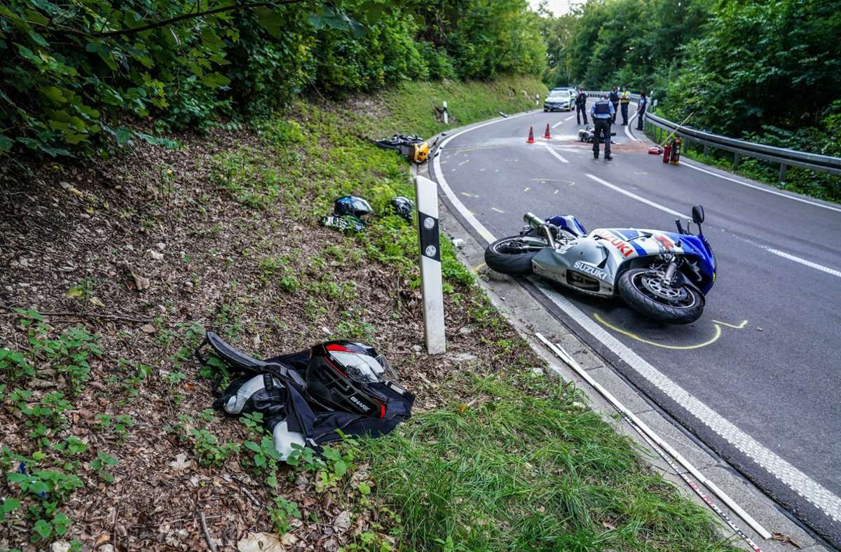 Weitere Bilder vom schweren Motorradunfall bei Neuffen.