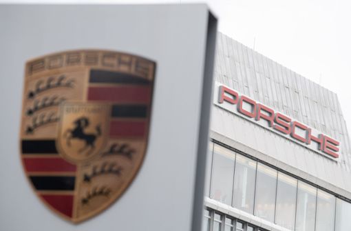 Fehlende Scheinwerfer bereiten Porsche aktuell Probleme. (Symbolbild) Foto: dpa/Sebastian Gollnow