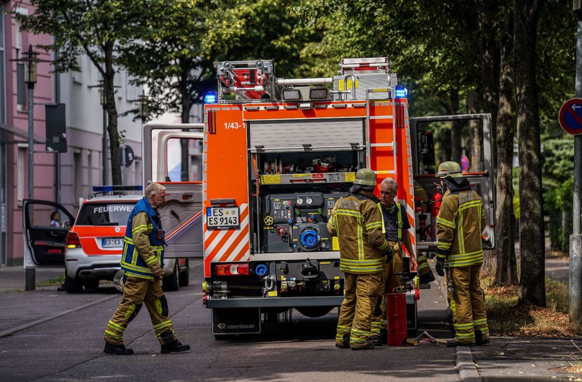 Esslingen: Feuer auf Balkon eines Mehrfamilienhauses