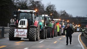 Bauern protestieren am Flughafen