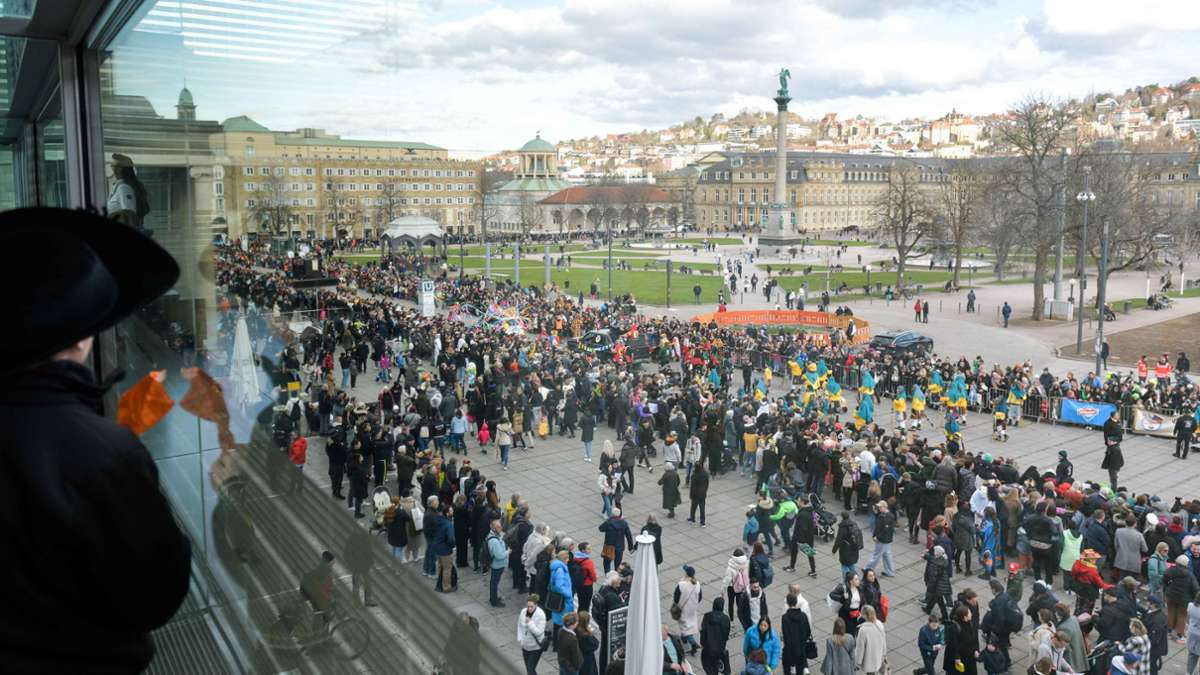 Faschingsumzug in Stuttgart: Tausende Besucher feiern ausgelassen mit den Narren
