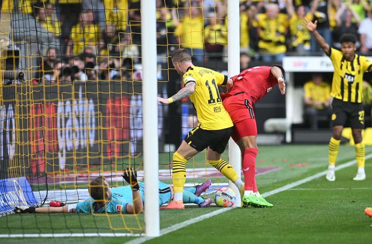Marco Reus stocherte den Ball zum Sieg über die Linie. Foto: dpa/Bernd Thissen