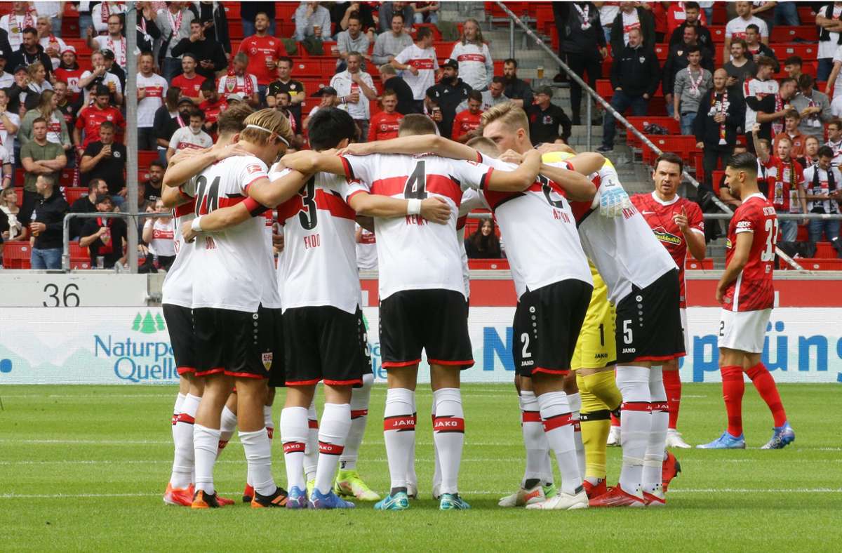 33 Profis hat der VfB Stuttgart aktuell im Kader – mit einem Altersschnitt von unter 23,5 Jahren ist er der zweitjüngste in den fünf Top-Ligen Europas. Foto: Pressefoto Baumann