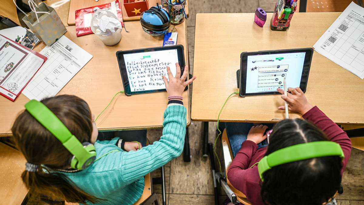 Streit um Digitalisierung an Schulen: Wissenschaftler: Tablets und Laptops machen Schüler dümmer