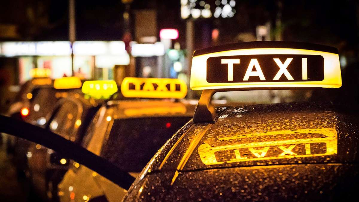 Landgericht Stuttgart: Knapp zehn Jahre Haft  für zwei Überfälle auf Taxifahrer  in Ludwigsburg