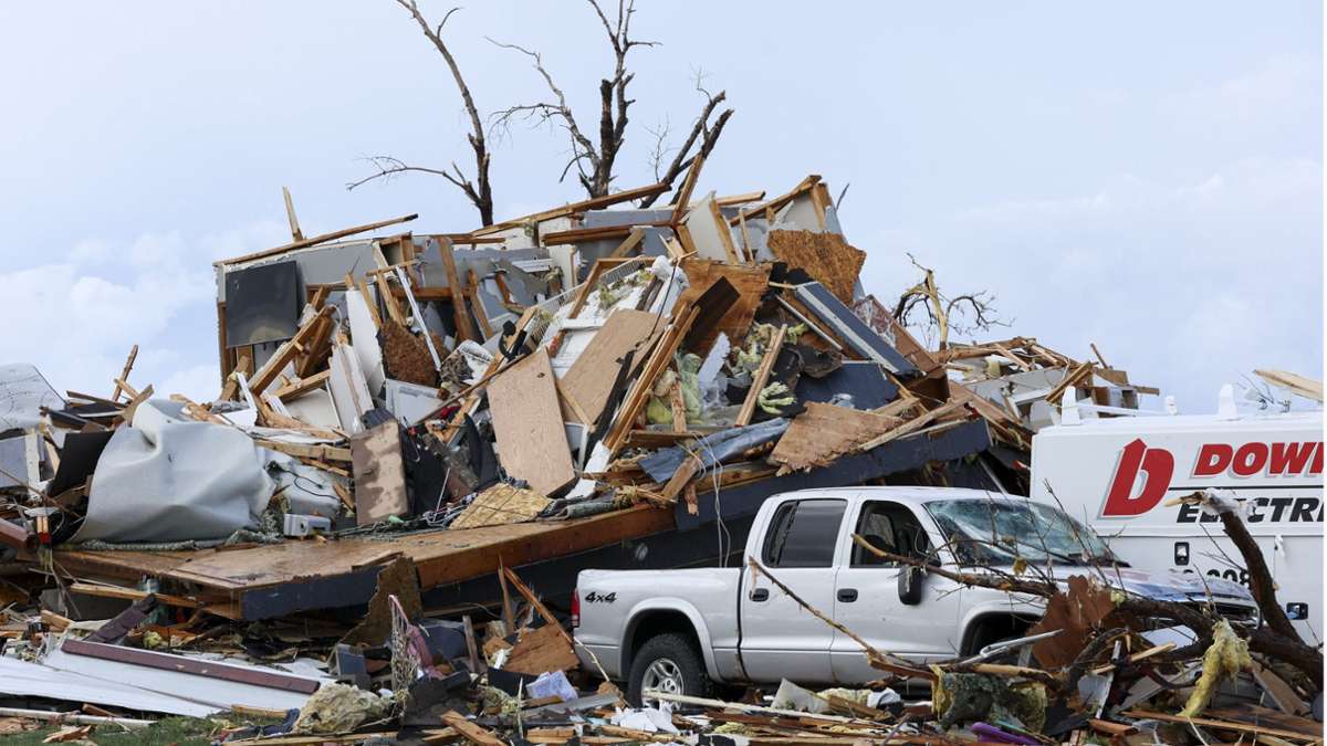 USA: Tornados richten im mittleren Westen schwere Schäden an - Panorama -  Esslinger Zeitung