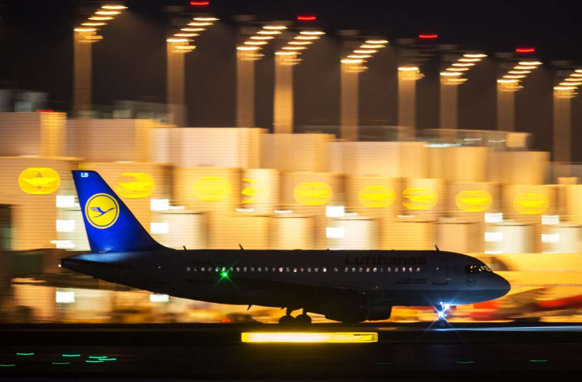 Noch in Wartestellung – wann die Lufthansa durchstarten kann, ist offen. Foto: dpa/Matthias Balk