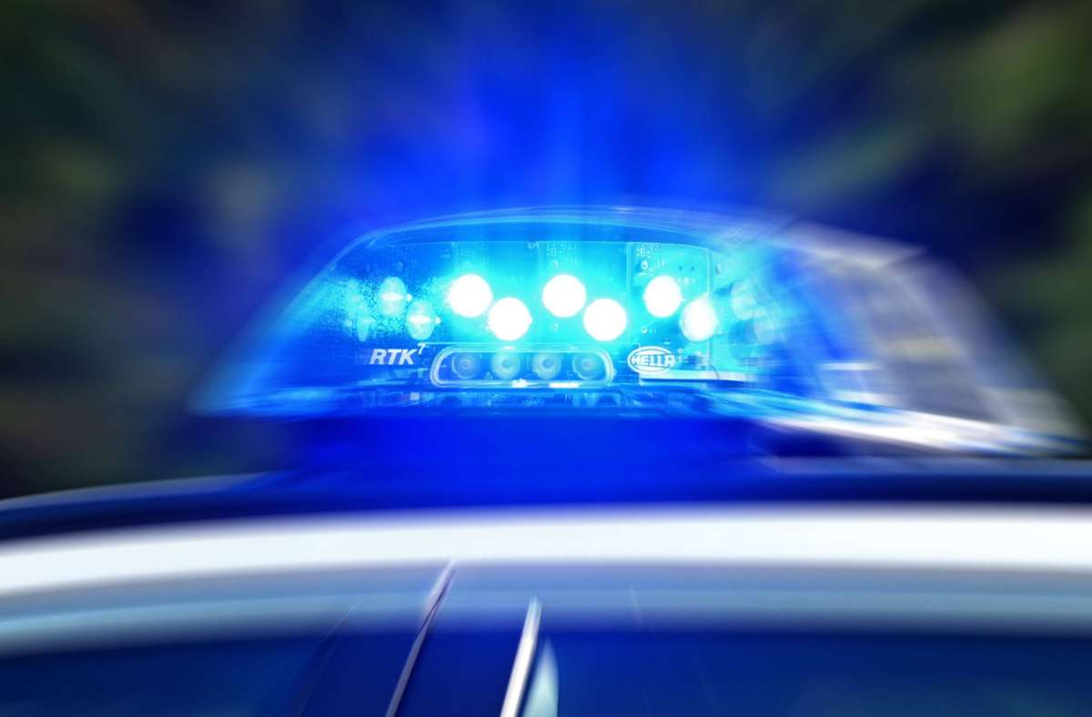 Überfall in Stuttgart-Mitte: Unbekannte rauben Mann aus – Pfefferspray eingesetzt