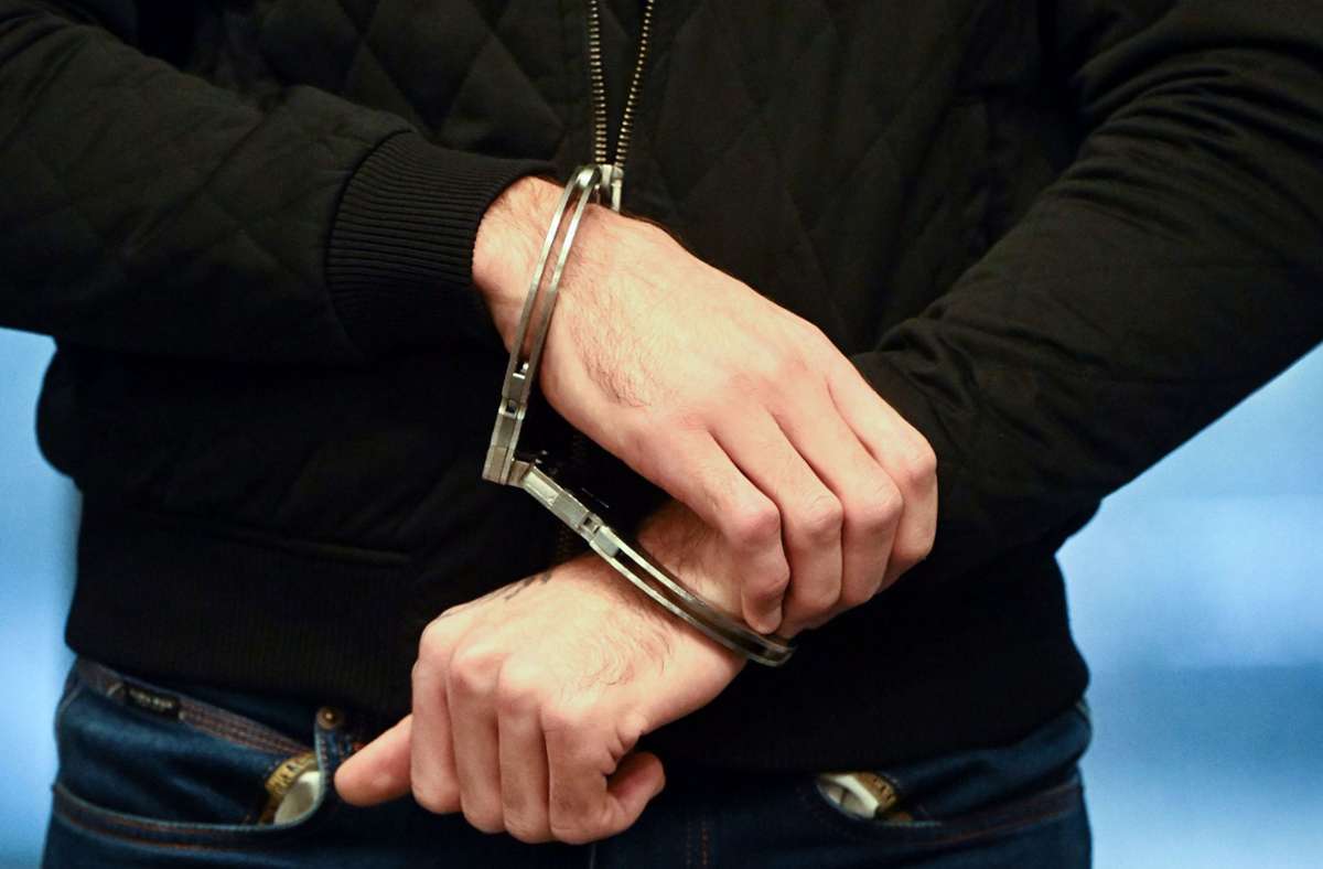 Baden-Baden: Angeklagter gesteht Raubüberfall auf Juweliergeschäft