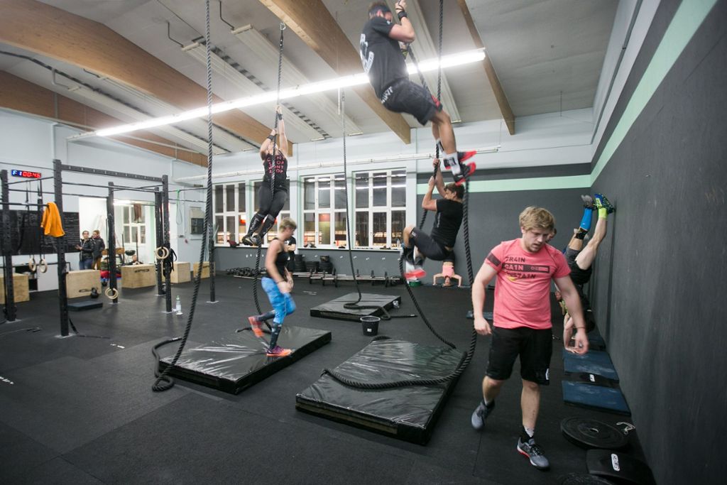 Das Gruppentraining orientiert sich stark an Alltagsbewegungen: Die erste CrossFit-Box in Esslingen