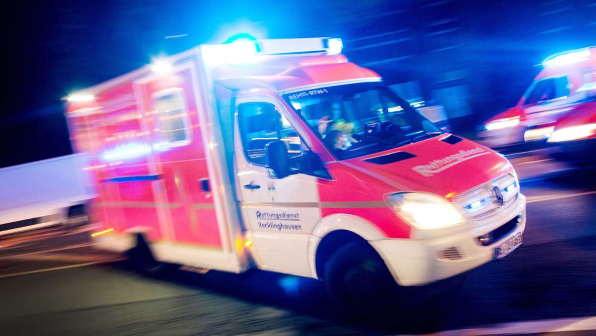 Unfall in Sindelfingen: Pkw rollt auf Fußgängerinnen