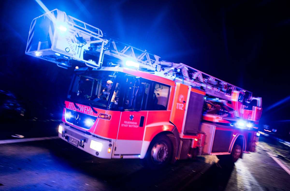 Kirchheim: Motorraum fängt Feuer