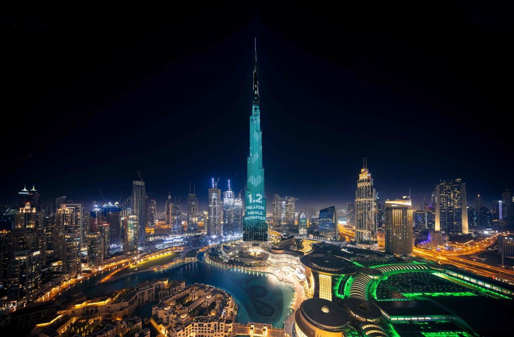 Burj Khalifa in Dubai: Prächtige Beleuchtung für die höchste Spendenbox der Welt