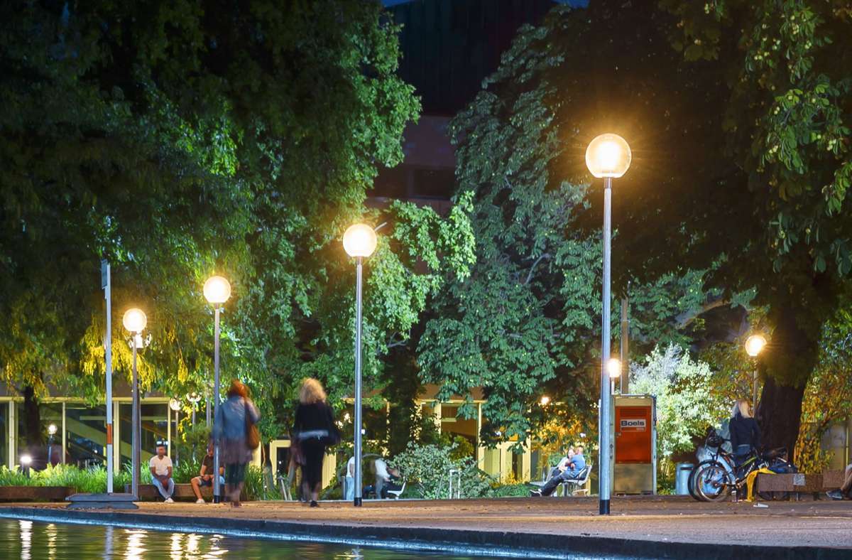 Sicherheitskonzept für Oberen Schlossgarten: 160 Leuchten bringen mehr Licht an den Stuttgarter Eckensee