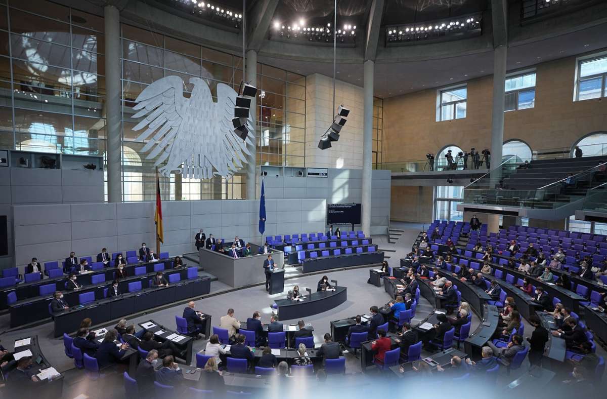 Neue Corona-Regeln: Bundestag stimmt Infektionsschutz-Gesetz zu