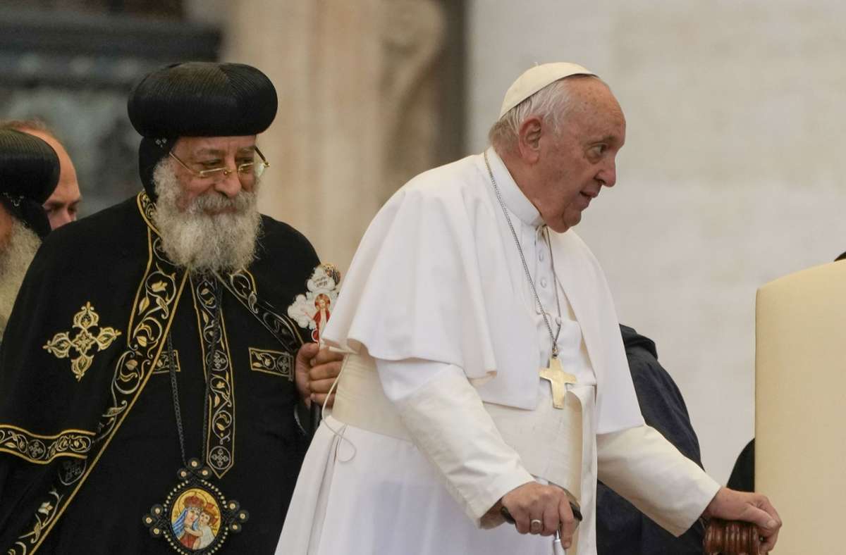 Franziskus und Tawadros II.: Seltener Anblick: Zwei Päpste gemeinsam auf dem Petersplatz