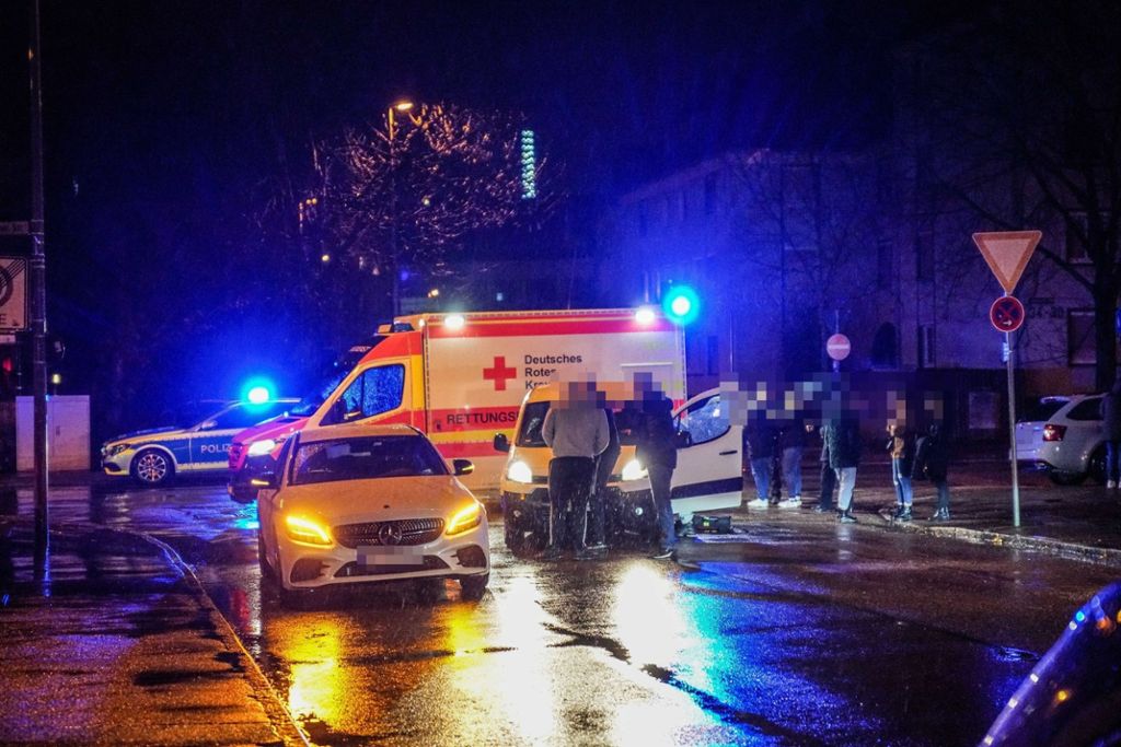11.12.2019 In der Esslinger Pliensauvorstadt ist ein Fußgänger von einem Auto erfasst worden.