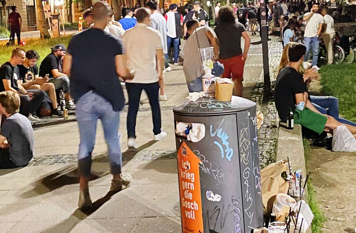 Müll und  Lärm  in Stuttgart: Ärger über Partyszene am   Feuersee – was hilft den Anwohnern weiter?