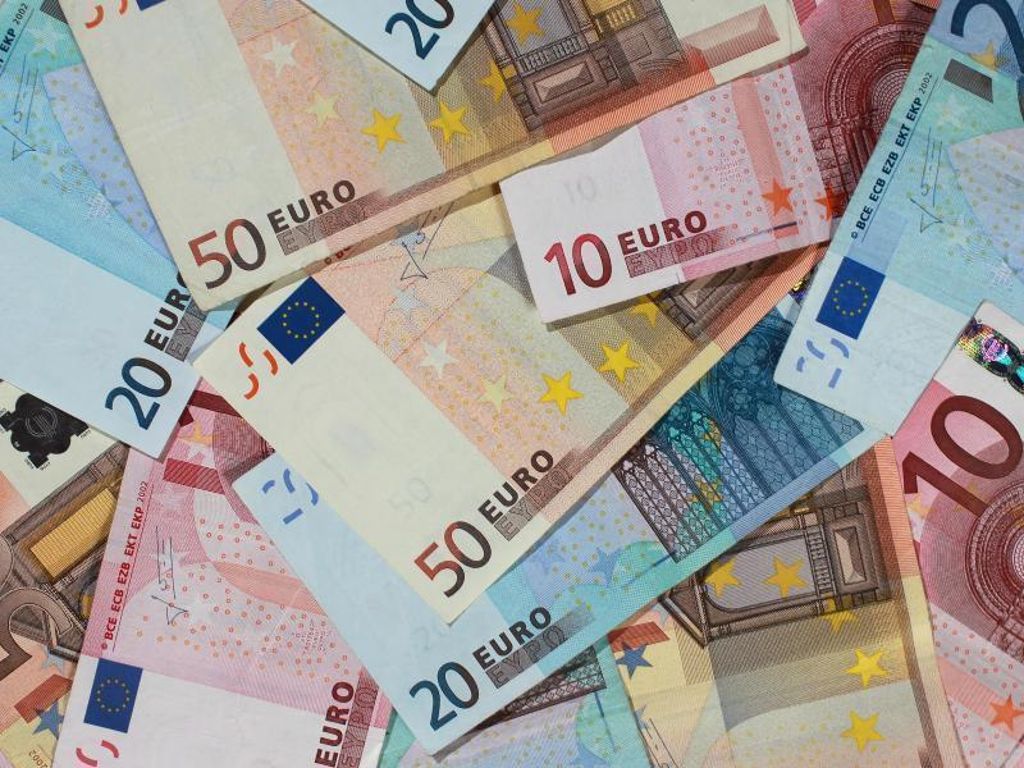Der Neunjährige fand einen 50-Euro-Schein im Vorgarten seines Nachbarn: Neckartenzlingen: Kind gibt Geld bei der Polizei ab