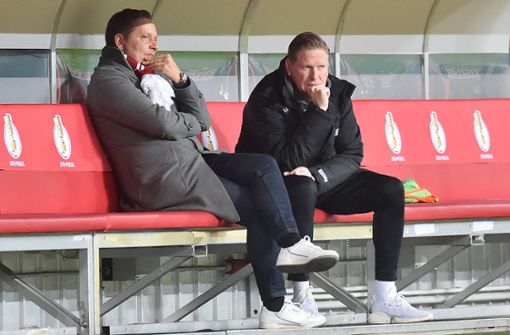 Krisenerprobt: Manager Horst Heldt (links) und Trainer Markus Gisdol Foto: imago//Titgemeyer