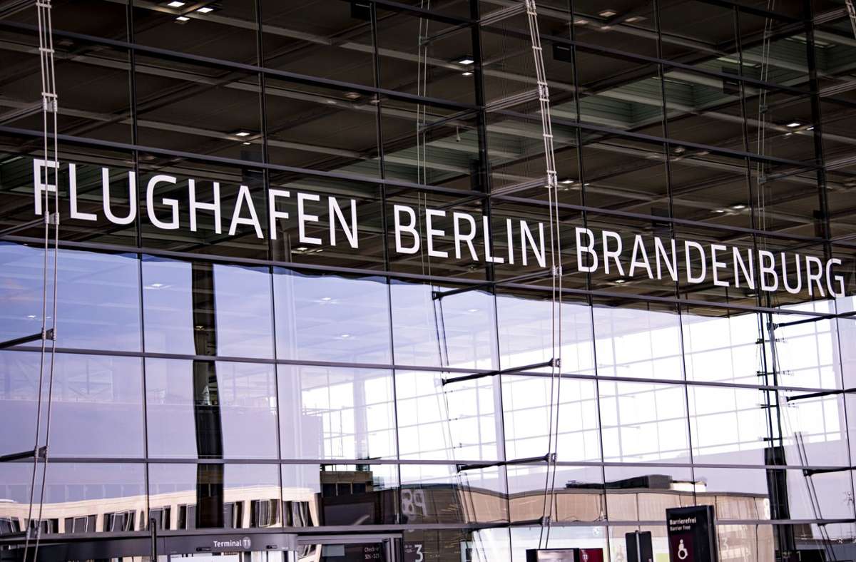 Flughafen Berlin-Brandenburg: Warnstreik trifft voraussichtlich 35.000 Passagiere