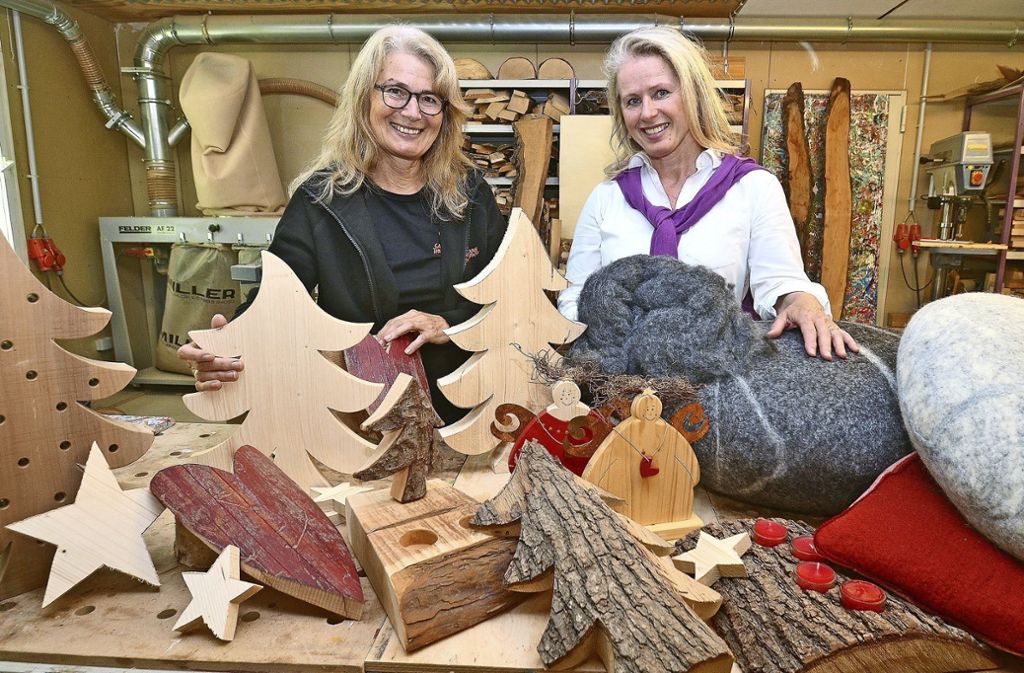 Sabine Henne-Pitzinger und Saskia Keller organisieren den Kunsthandwerkermarkt „Advent im Schloss“: Weihnachtsmarkt im Köngener Schloss