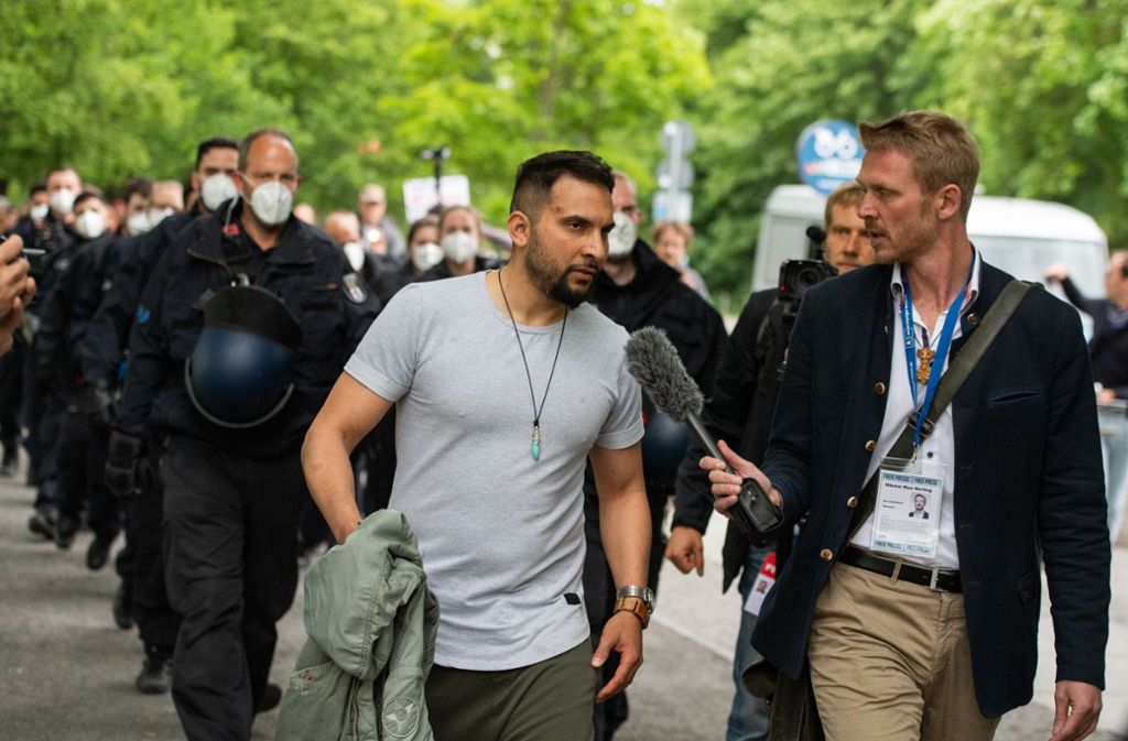 Corona-Proteste in Berlin: Polizei nimmt Attila Hildmann fest