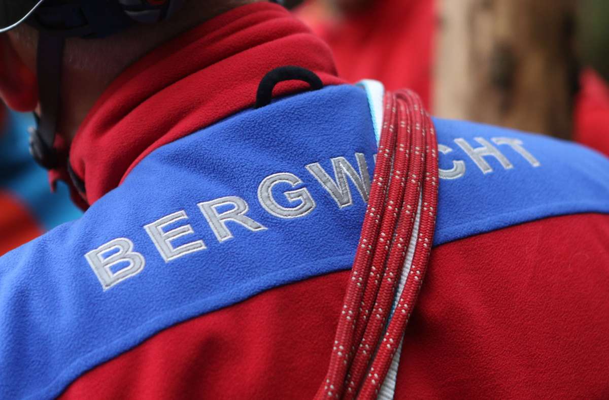 Dettingen im Kreis Reutlingen: Bergwacht rettet schwer verletzten Mountainbiker