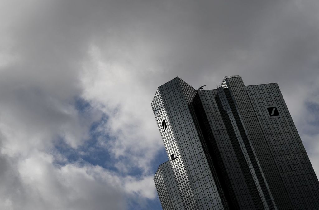 Konzernumbau trotz Corona-Krise: Deutsche Bank bittet Manager um freiwilligen Gehaltsverzicht
