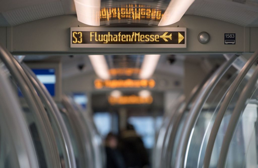 Er soll weiterhin mit öffentlichen Verkehrsmitteln erreichbar sein: Flughafen soll ein Jahr ohne S-Bahn auskommen