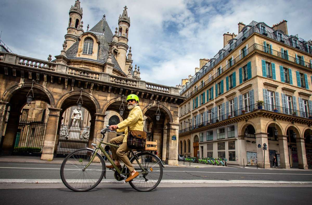 Das sieht auf Paris’ Radwegen nicht immer so entspannt aus. Foto: dpa/Aurelien Morissard