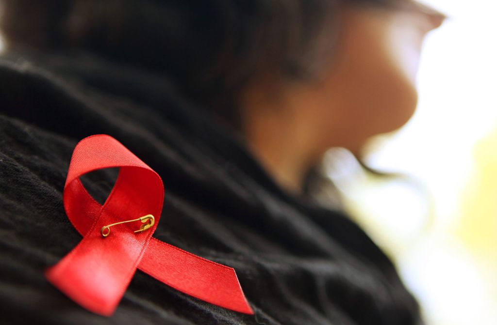 Wenn niemand von der HIV-Infektion wissen soll: Zwei Positive erzählen, was das für ihr Leben und ihren Alltag bedeutet: „Ein doppeltes Leben“