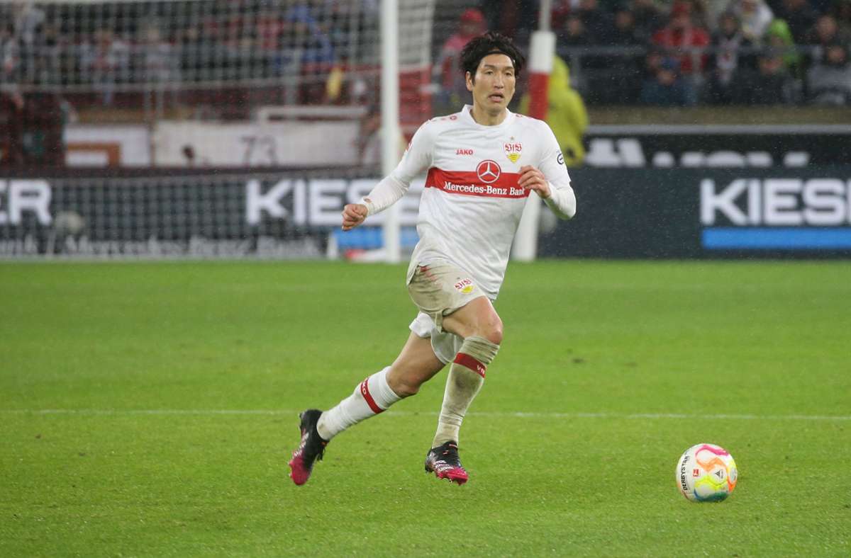 Mit dem Blick für die Situation: Genki Haraguchi soll dem Spiel des VfB Stuttgart neue Impulse geben. Foto: Baumann