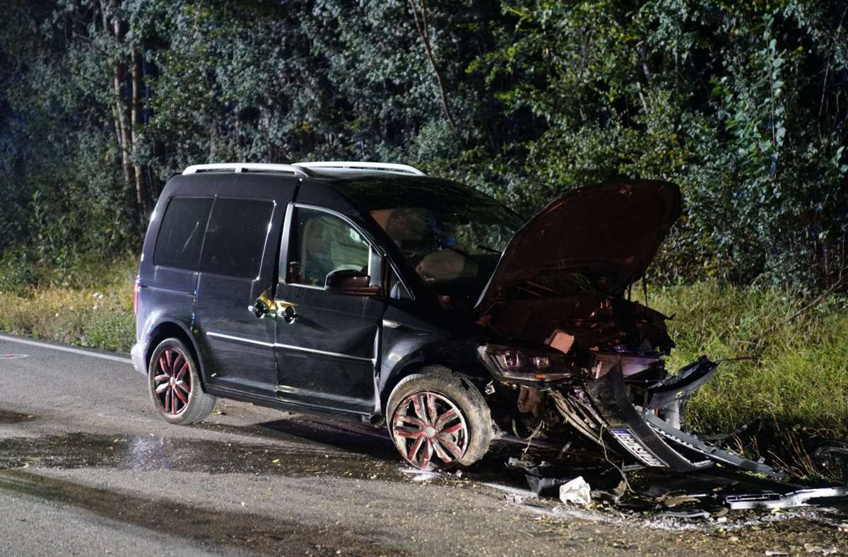Unfall zwischen Schlierbach und Kirchheim: Auto kommt ins Schleudern – Fahrerin schwer verletzt