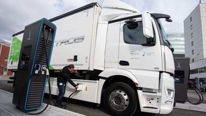 Daimler Truck erprobt E-Lkw mit 500 Kilometern Reichweite