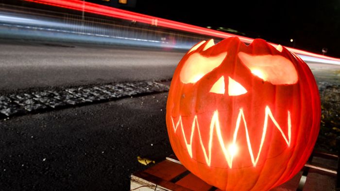 Polizei beendet illegale Halloweenparty