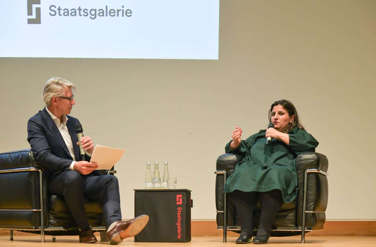 Çağla Ilk hat am Montagabend mit Nikolai B. Forstbauer über Kunst, Diskriminierung,  die Gesellschaft und ihre Arbeit in Baden-Baden und Venedig gesprochen.