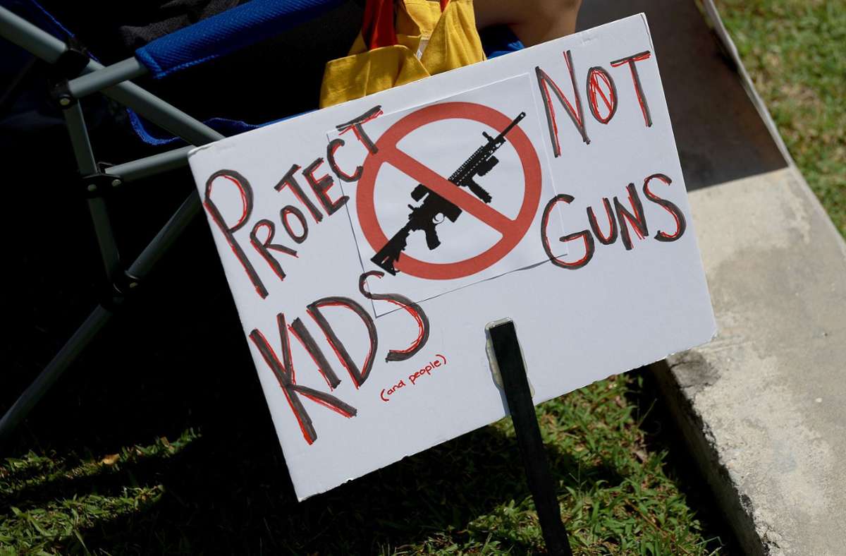US-Bundesstaat Florida: Zweijähriger erschießt Vater – Waffe nicht sachgemäß gelagert