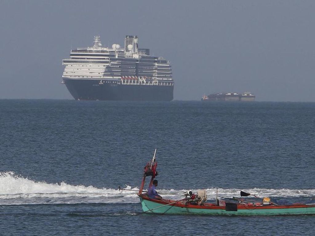 Das Kreuzfahrtschiff «Westerdam» durfte in Kambodscha im Hafen von Sihanoukville anlegen. Foto: Heng Sinith/AP/dpa