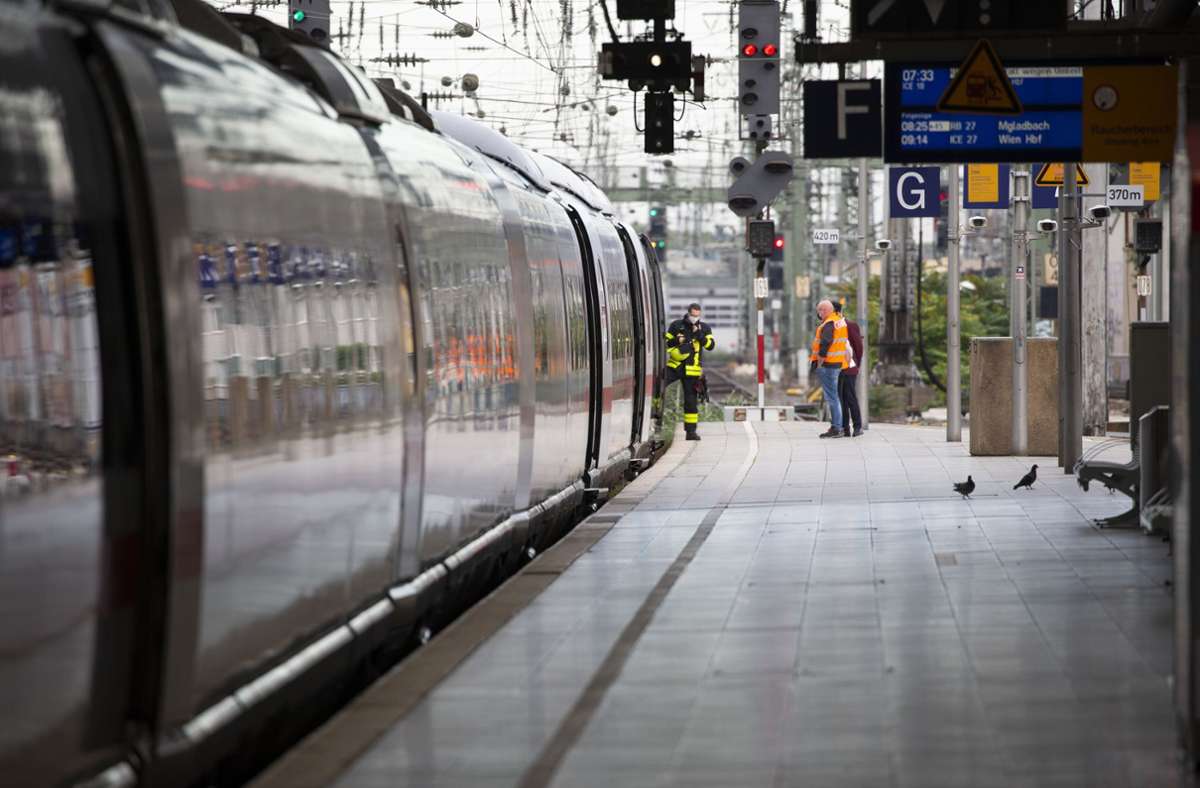 Rauch an ICE: Kölner Hauptbahnhof kurzzeitig gesperrt