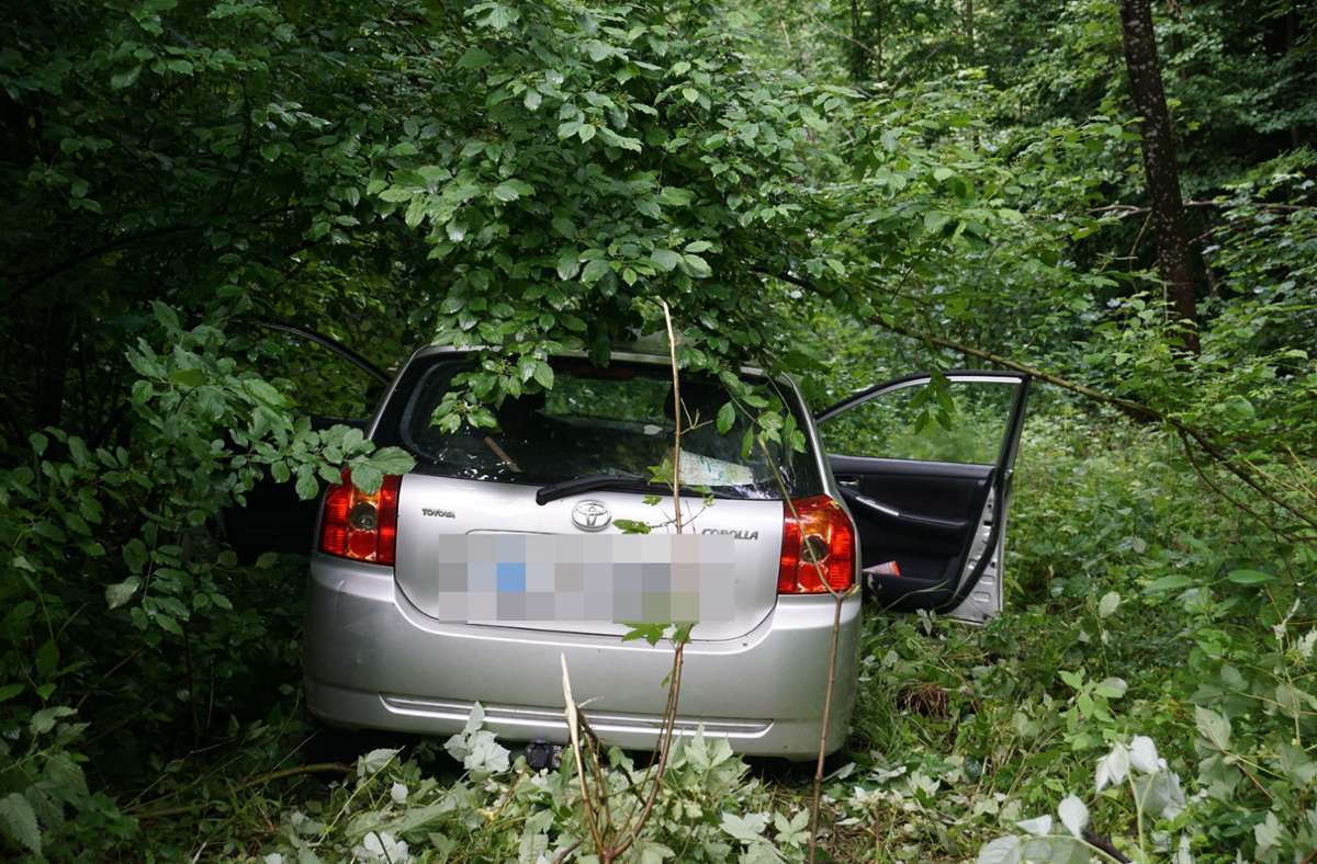 Unfall in Lichtenwald: Auto stürzt Böschung hinab