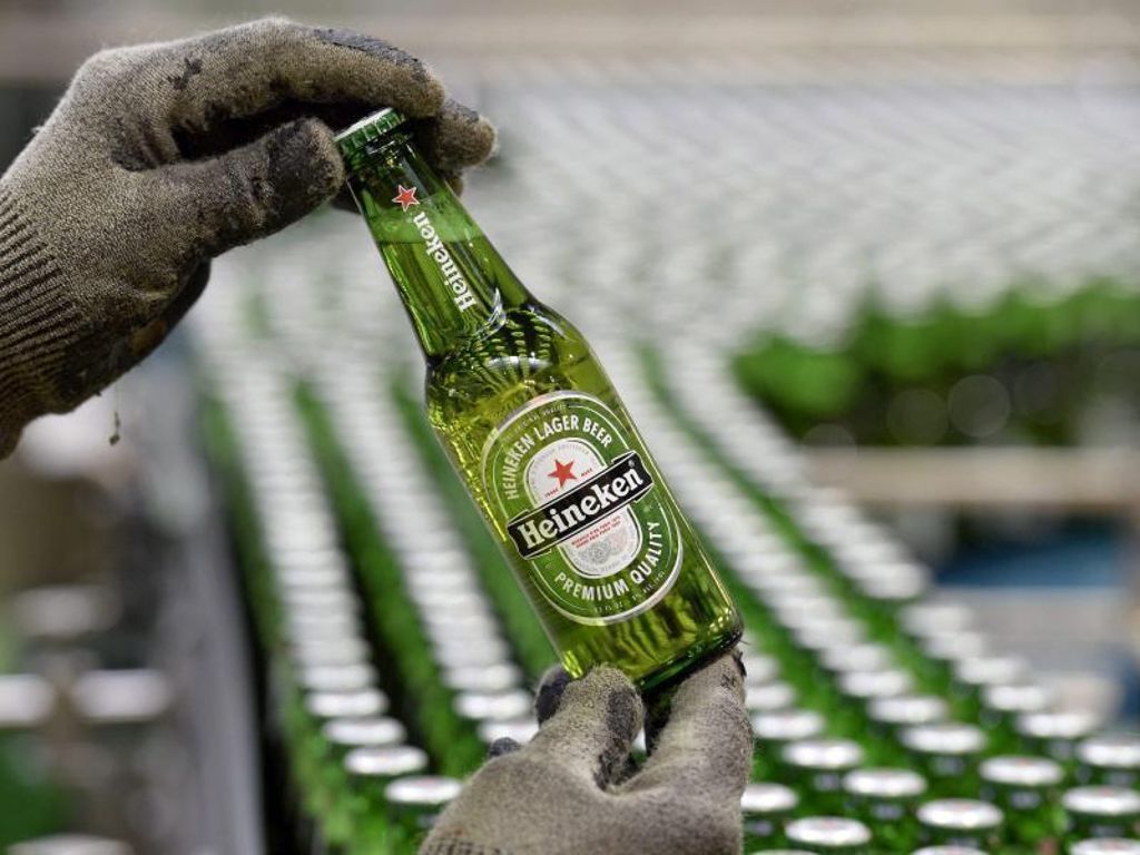 2,2 Milliarden Euro Gewinn: Mehr Bier und höhere Preise: Heineken steigert Gewinn
