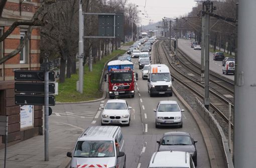 Der Verkehr in Stuttgart ist immer für eine Kontroverse gut. Foto: Andreas Rosar Fotoagentur-Stuttgar/t