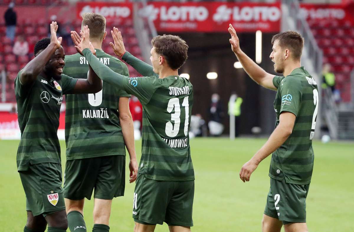 Der Jubel nach dem Sieg in Mainz ist bei den VfB-Profis groß. Doch zugleich richtet sich der Blick nach vorn.