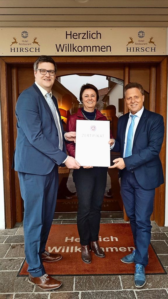Agentur für Arbeit verleiht dem Betrieb das Ausbildungszertifikat: Auszeichnung für Hirsch Hotel Ostfildern