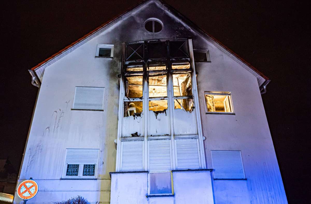 Mehrfamilienhaus in Hechingen: Wohnung gerät in Brand – Rauchmelder verhindert Schlimmeres