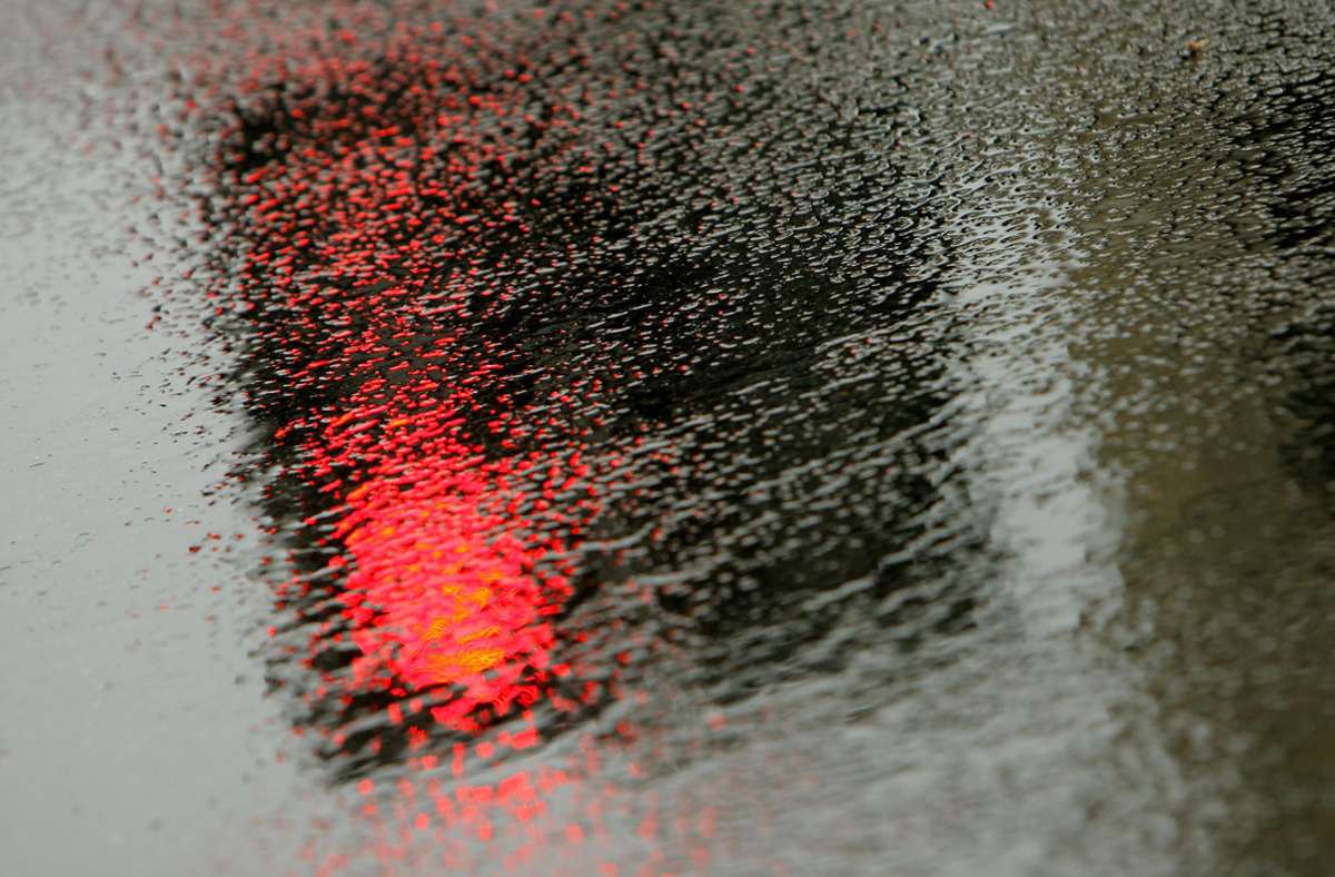 Vorfall in Nürtingen: Fußgängerin missachtet Rotlicht